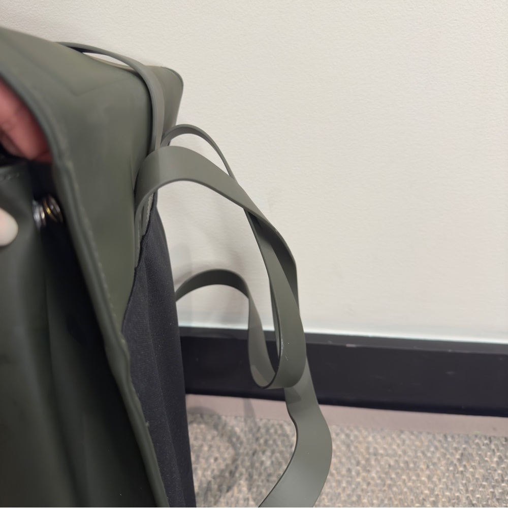 Rains Green Urban Backpack Minimalist Design Backpack / Rucksack - Picture 10 of 13